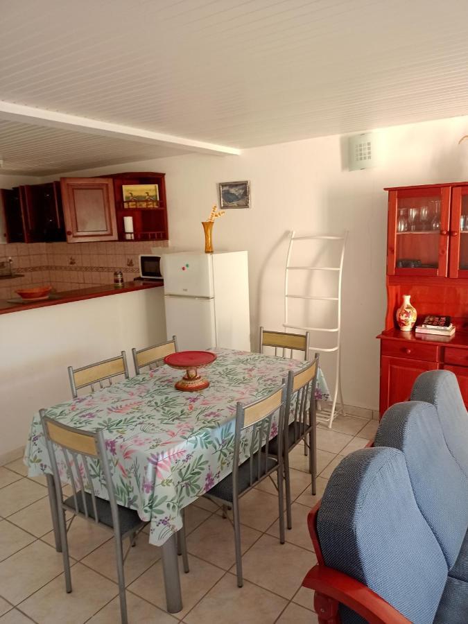Charmant Appartement Verdoyant Le Morne-Vert Exterior photo